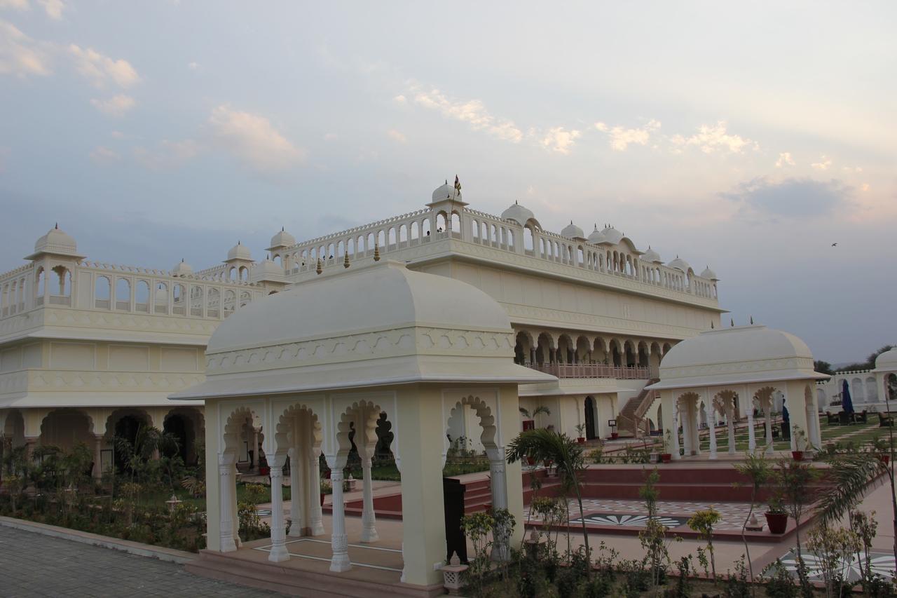 Laxmi Palace Heritage Hotel Dausa Extérieur photo