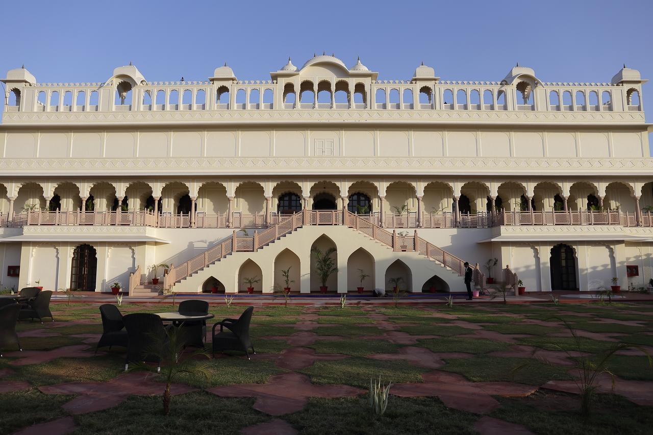 Laxmi Palace Heritage Hotel Dausa Extérieur photo
